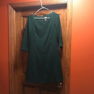 Vince Camuto Emerald green dress with pockets
